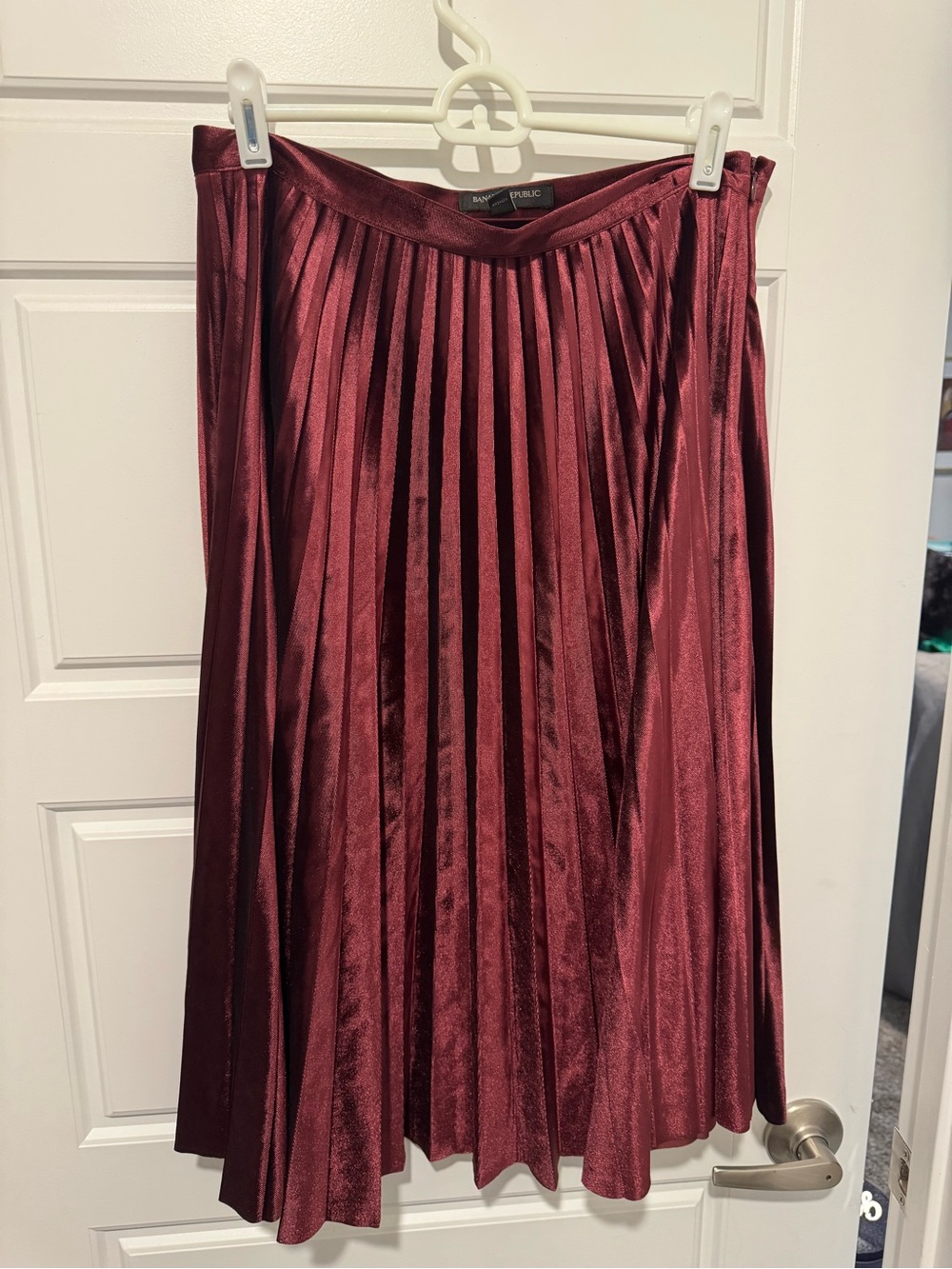 Banana Republic Pleated Satin Midi Skirt - Burgundy
